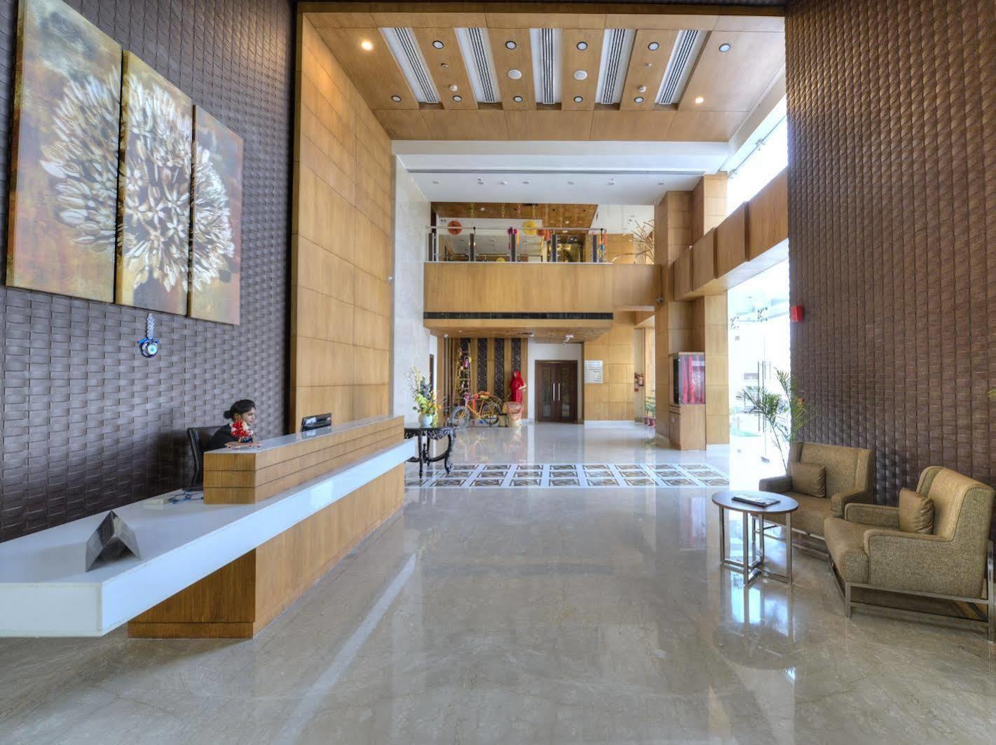 Hotel Delite Grand Faridabad Exterior foto